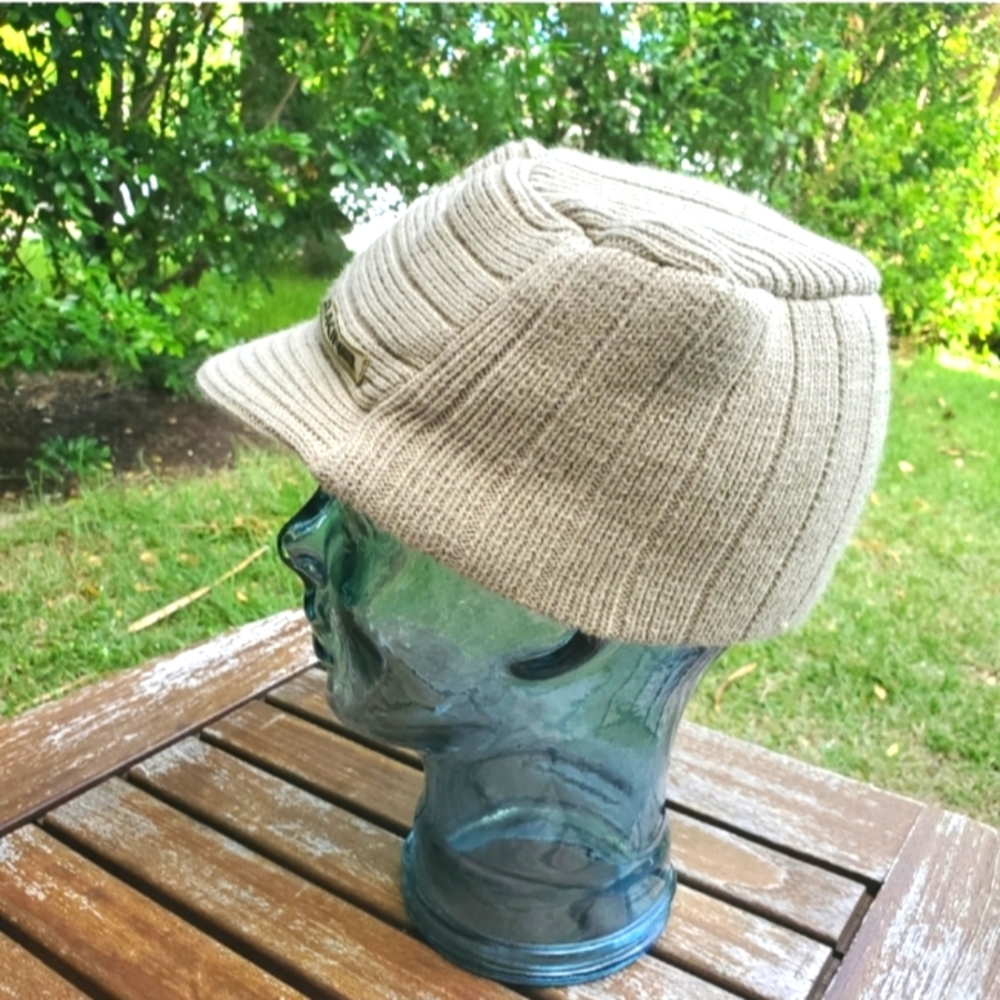 Dakine knitted cap